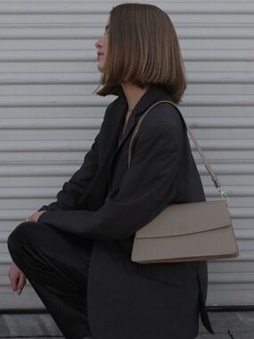 Freja New York Oat Shoulder Bag
